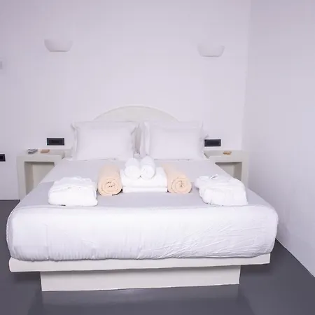 Ξενοδοχείο με διαμερίσματα White Cave