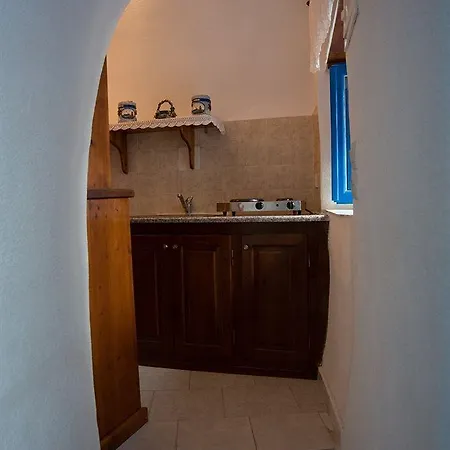 White Cave 3* Oia (Santorini)