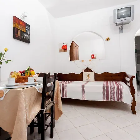Aparthotel White Cave